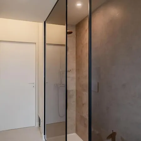 Petite Vittoria - - By Host4u