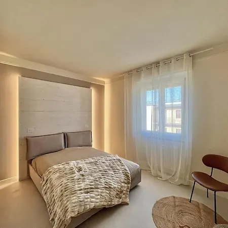 Apartment Petite Vittoria - - By Host4u Brescia